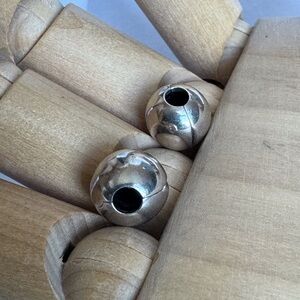 Pandora Sphere Clips Retired